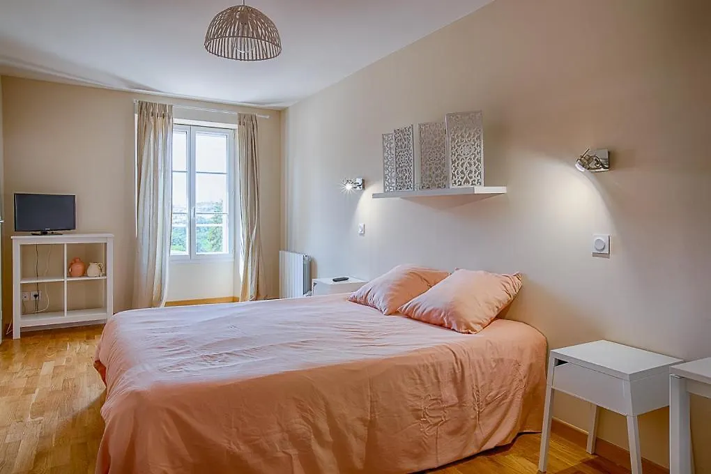 La Maison D'Hana Saint-Bonnet-de-Valclerieux 0*,  France